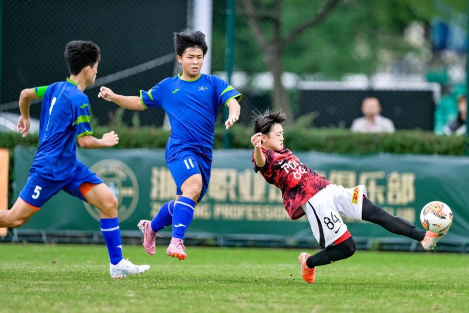 队踢得确实 队踢得确实